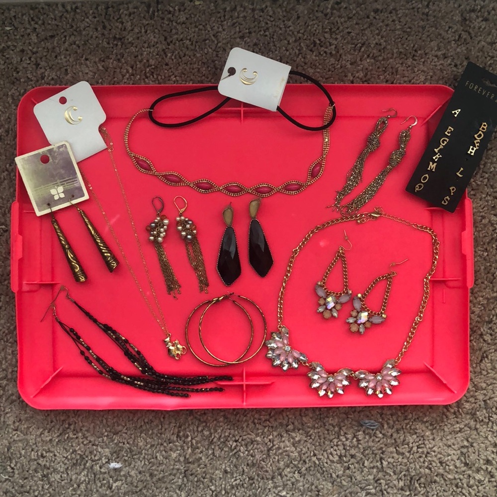 Lot of Assorted Jewelry